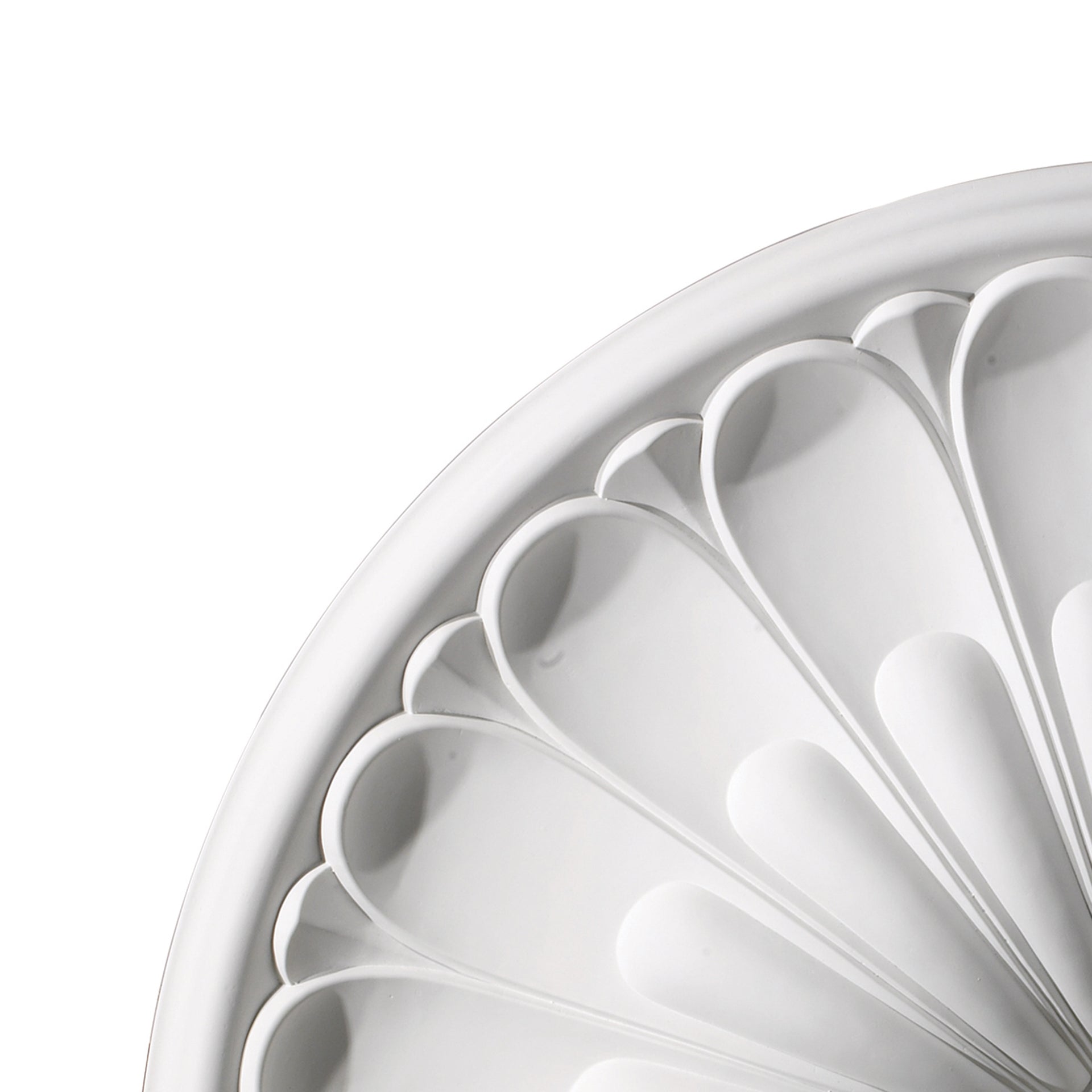 Melon Reed 32'' Wide Medallion - White