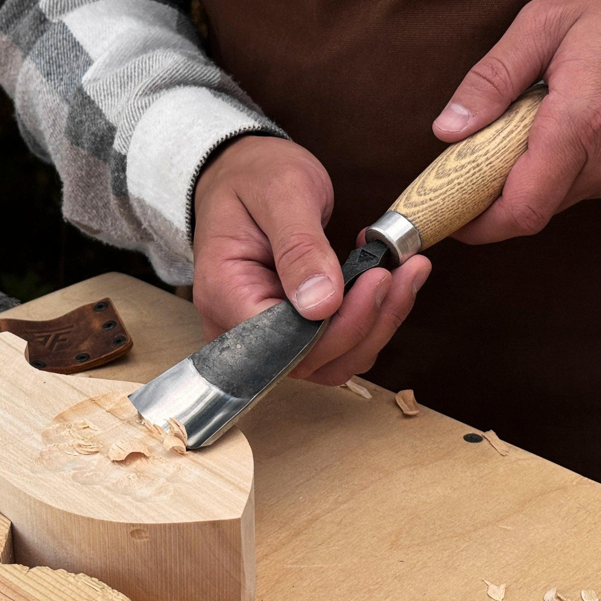 Large Straight Gouge (Rounded Chisel), 10 - 45 mm (0.4 - 1.8 inches)