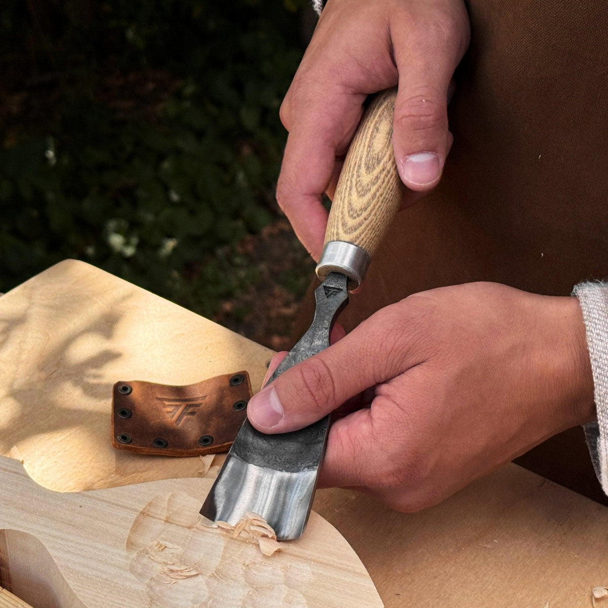 Large Straight Gouge (Rounded Chisel), 10 - 45 mm (0.4 - 1.8 inches)
