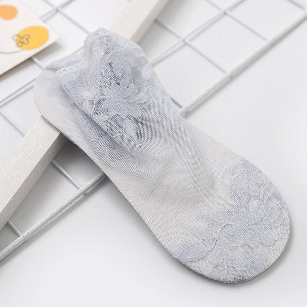 Leaves Patterned Lace Invisible Thin Short Lace Boat Socks Hollow Non-slip Shallow Socks For Women