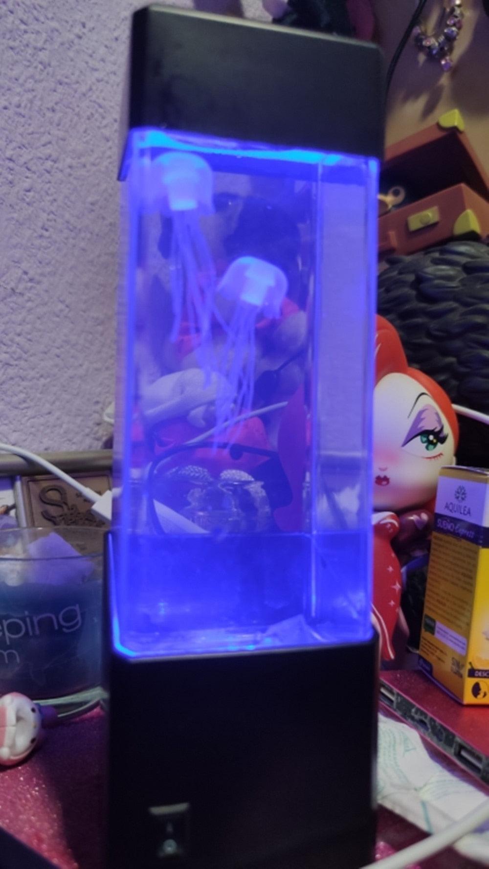 LED Jellyfish Night Light Tank Aquarium Style LED Lamp Sensory Autism Lava Lamp LED Desk Lamp Home Décor USB Power Cute Study Lamps for Bedroom Décor