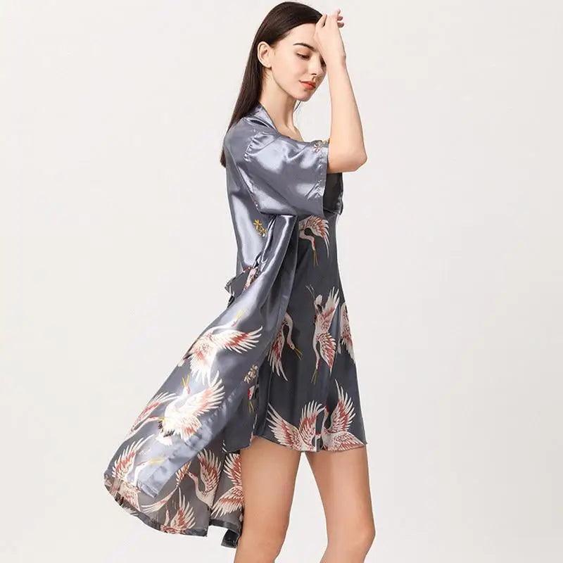 Lightweight Black Floral Birds Printed Women Bathrobe Elegant Design Floral Breathable Robe