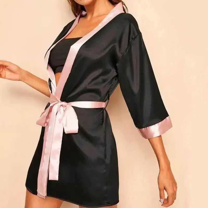 Lightweight Soft Women Comfortable Bathrobes Elegant Design Vintage Ladies Nightwear Ladies Sleepwear