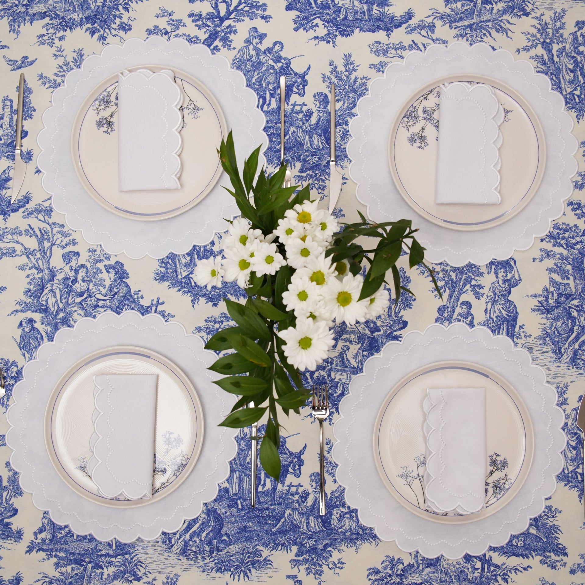 SPRING TABLE DECOR – LILY WHITE ROUND FABRIC PLACEMAT & NAPKIN SET