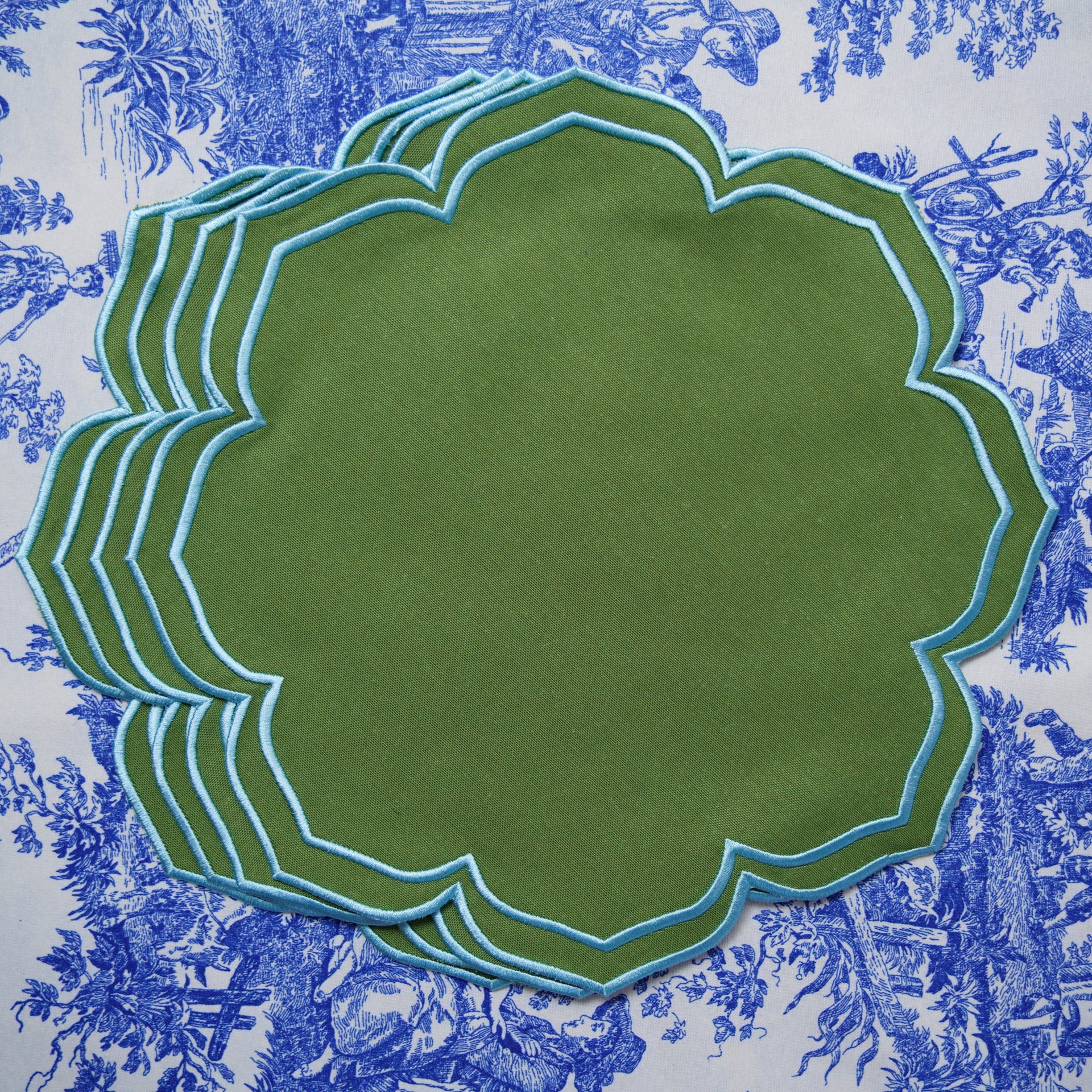 SPRING TABLE DECOR – LUMERA GREEN ROUND FABRIC PLACEMAT