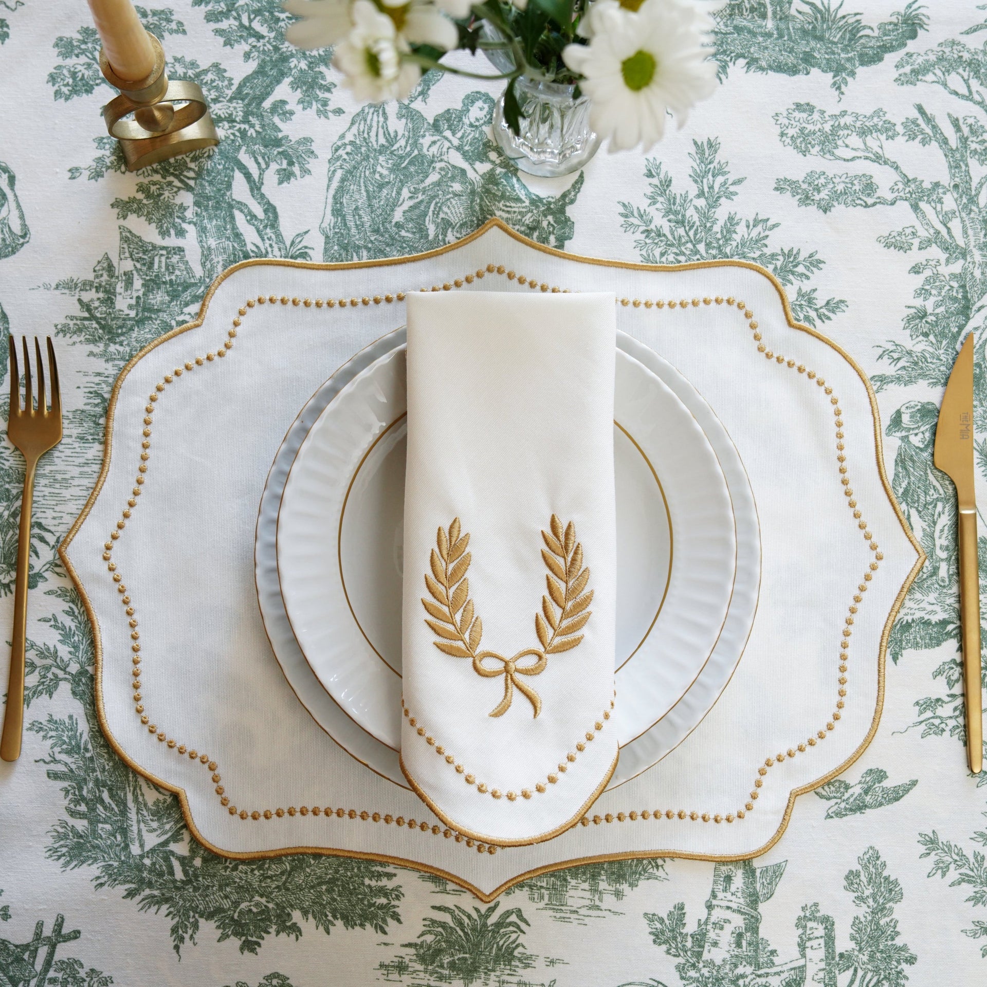 SPRING TABLE DECOR – LUNA IVORY GOLD TRIM PLACEMAT & NAPKIN SET