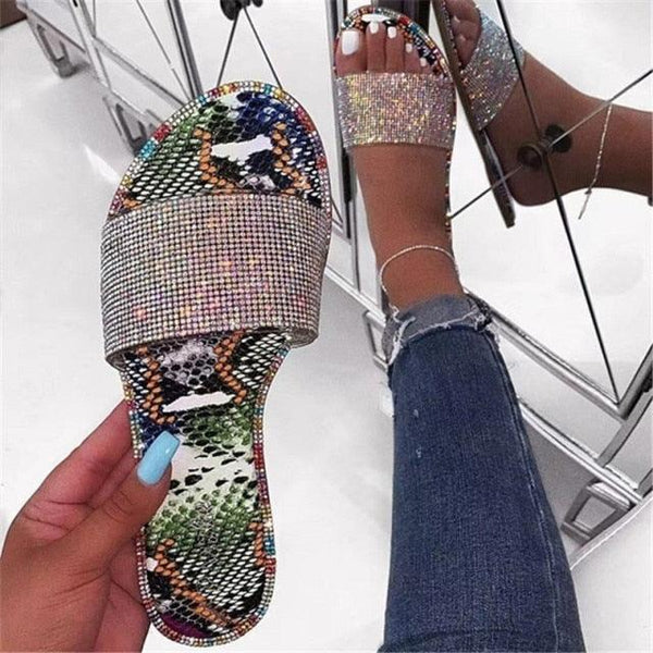 Luxury Rhinestone Slippers New Women Fashion Wild Beach Flip Flops Flat Bottom Outdoor Sandals Open Toe Flat Sandals Rhinestone Glitter On Casual Fashion Ladies Slippers