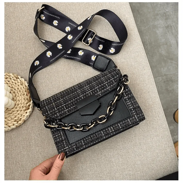 Luxury Wide Strap Shoulder Bags for Women And Girls Designer Lady Handbags and Purses Fashionable Chain Messenger Crossbody Bags