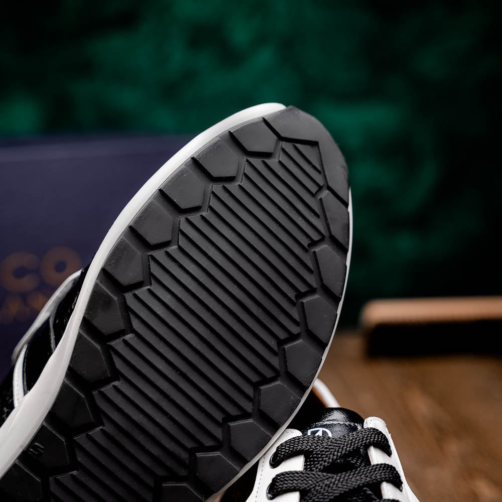 Lyon II Black / White