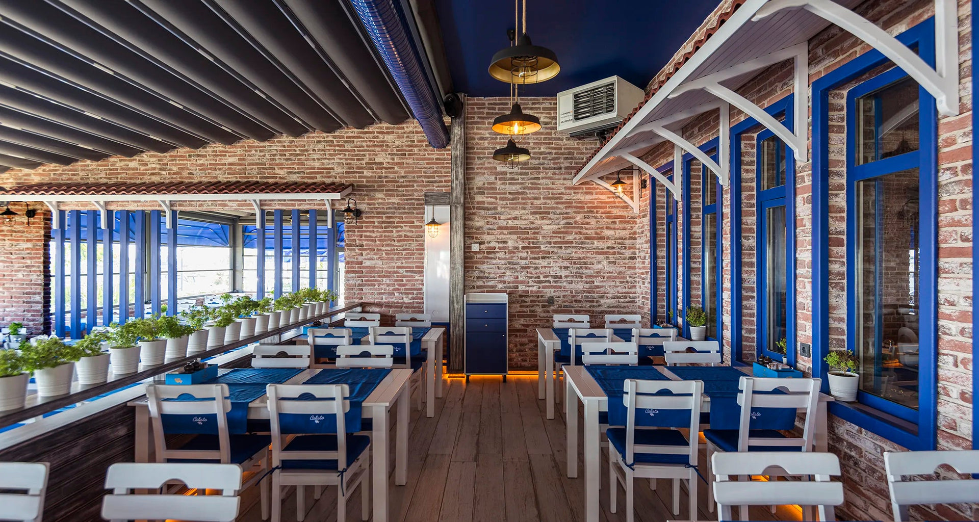 Ferrara Nostalgia Red Manufactured Stone Handmade Brick Veneer - Livfloors Collection