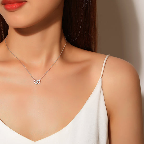 Simple Interlock Necklace