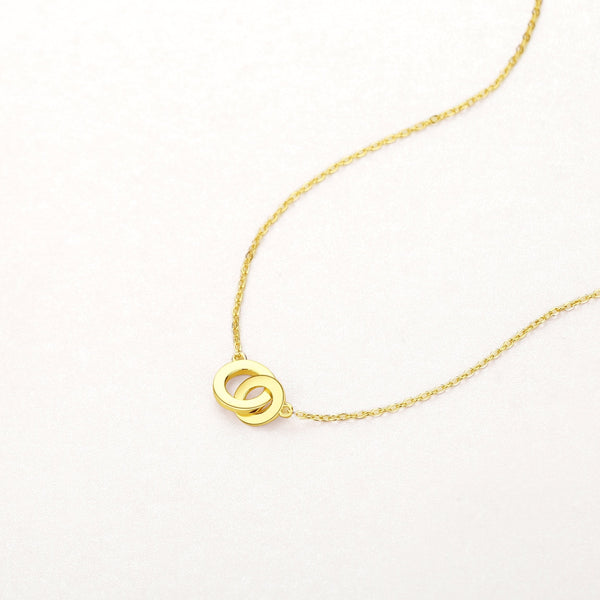 Simple Interlock Necklace