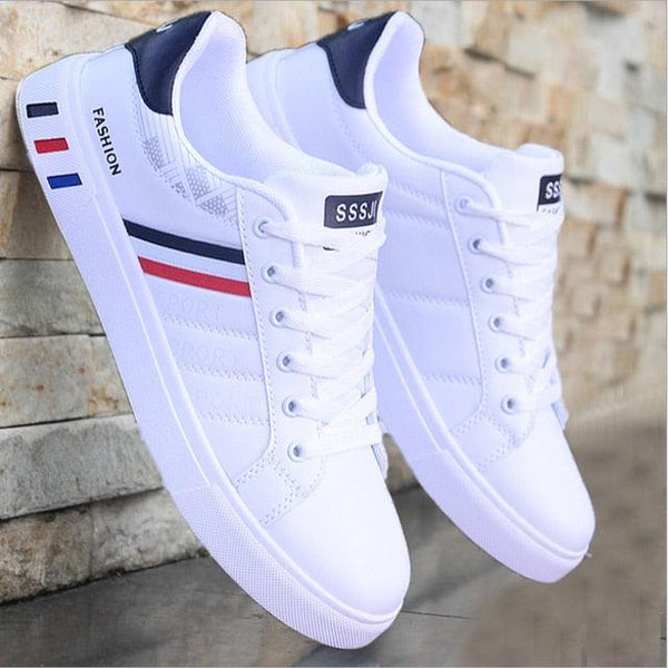 Men Casual Shoes Summer New Fashion Flat Breathable Sneakers Light Sneaker White Business Casual Fashionable Sports Shoes Vulcanized White Flat Sneakers