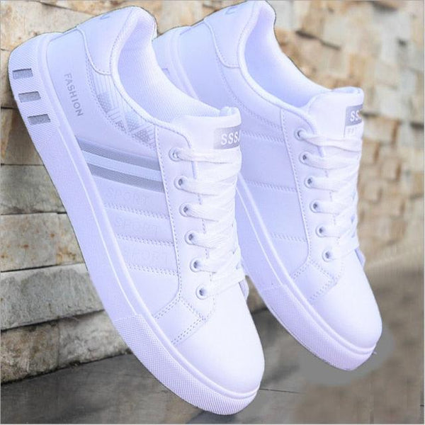 Men Casual Shoes Summer New Fashion Flat Breathable Sneakers Light Sneaker White Business Casual Fashionable Sports Shoes Vulcanized White Flat Sneakers