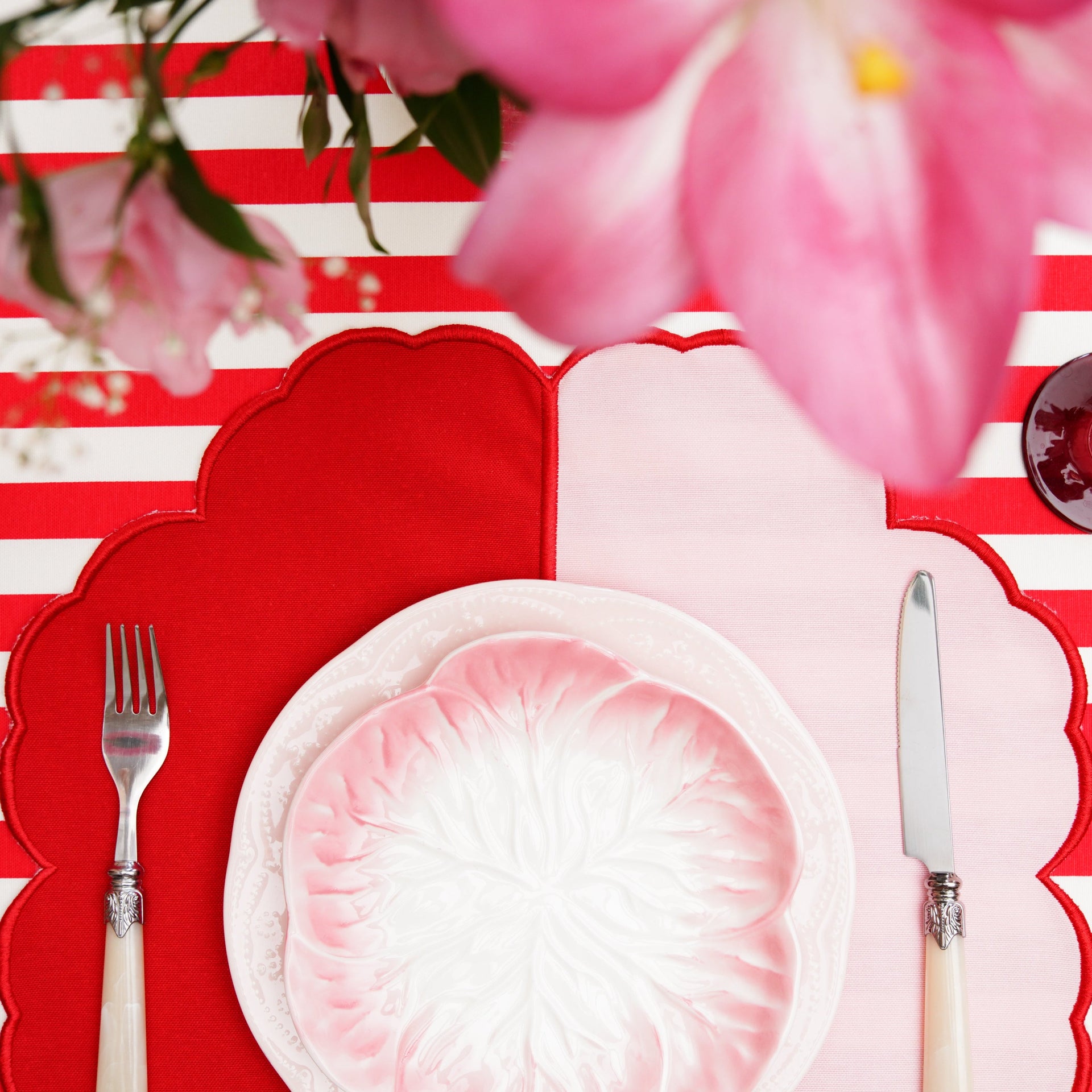 SPRING TABLE DECOR – DUALITY PINK RED SCALLOPED FABRIC PLACEMAT