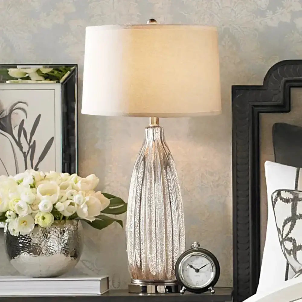 Minimalist Modern Retro LED Desk Lamp | Bedroom Lighting