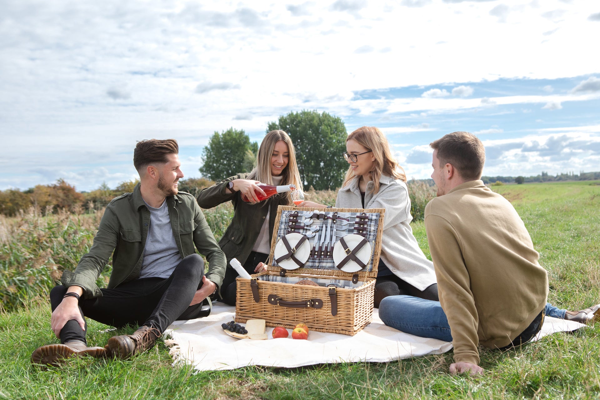 Newbury Picnic Basket Picnic Time Family of Brands