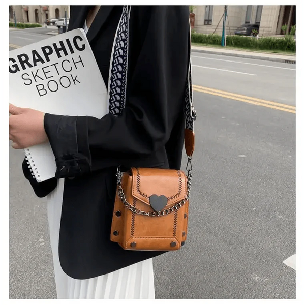 Modern Elegant Stunning Heart-Shaped Women's Bag Cute Studded Shoulder Bag For Women And Girls