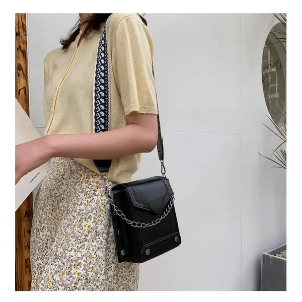 Modern Elegant Stunning Heart-Shaped Women's Bag Cute Studded Shoulder Bag For Women And Girls