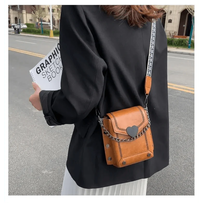 Modern Elegant Stunning Heart-Shaped Women's Bag Cute Studded Shoulder Bag For Women And Girls