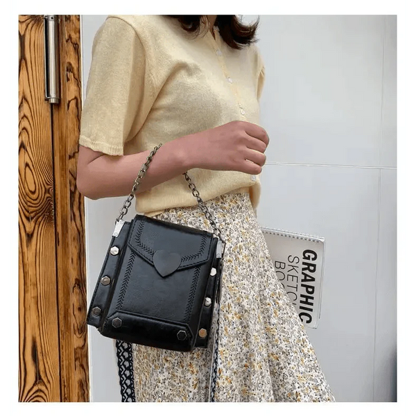 Modern Elegant Stunning Heart-Shaped Women's Bag Cute Studded Shoulder Bag For Women And Girls