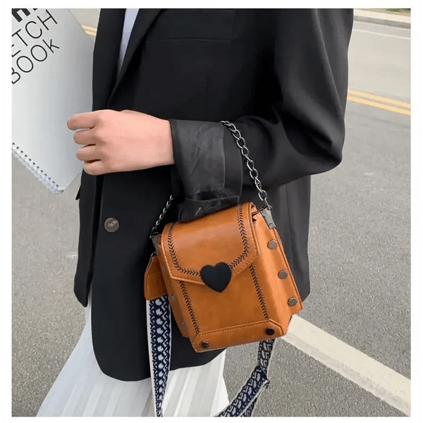 Modern Elegant Stunning Heart-Shaped Women's Bag Cute Studded Shoulder Bag For Women And Girls