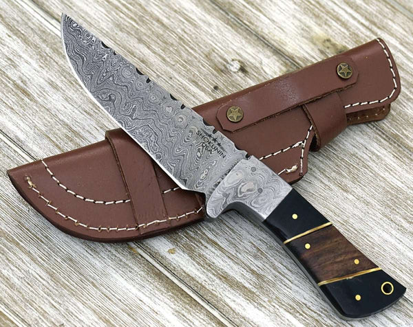 Momentum Damascus Knife with Horn & Rosewood Handle