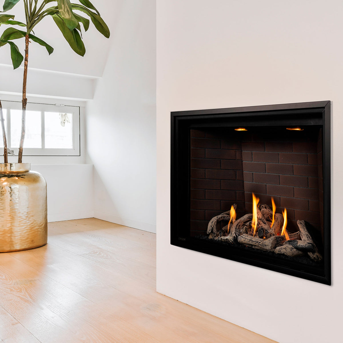 Montigo DelRay Square Direct Vent Natural Gas Fireplace With Concealed Universal Burner [DRSQ34/38/42/46NI] (SAK74029)