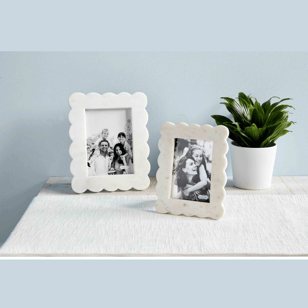 Mud Pie Scalloped Marble Frame - 4x6