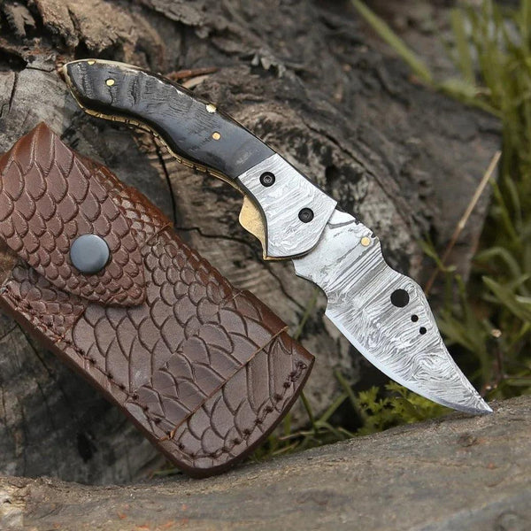 Mystic Gentleman's Pocket Knife with Ram Horn Handle - Gifts for You 'n Me