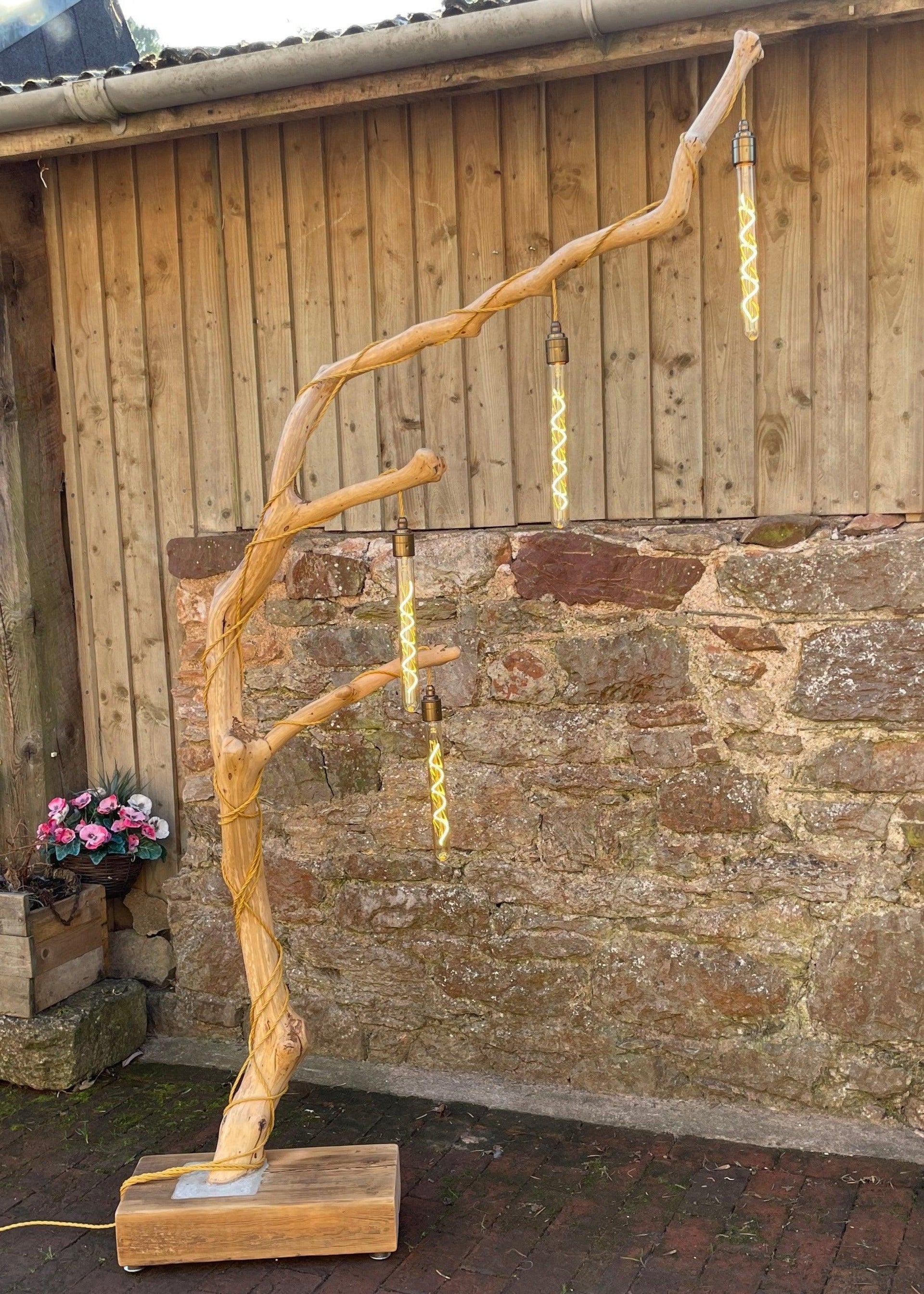 Vivienne – Four-Bulb Floor Lamp with Sculptural Branch Design