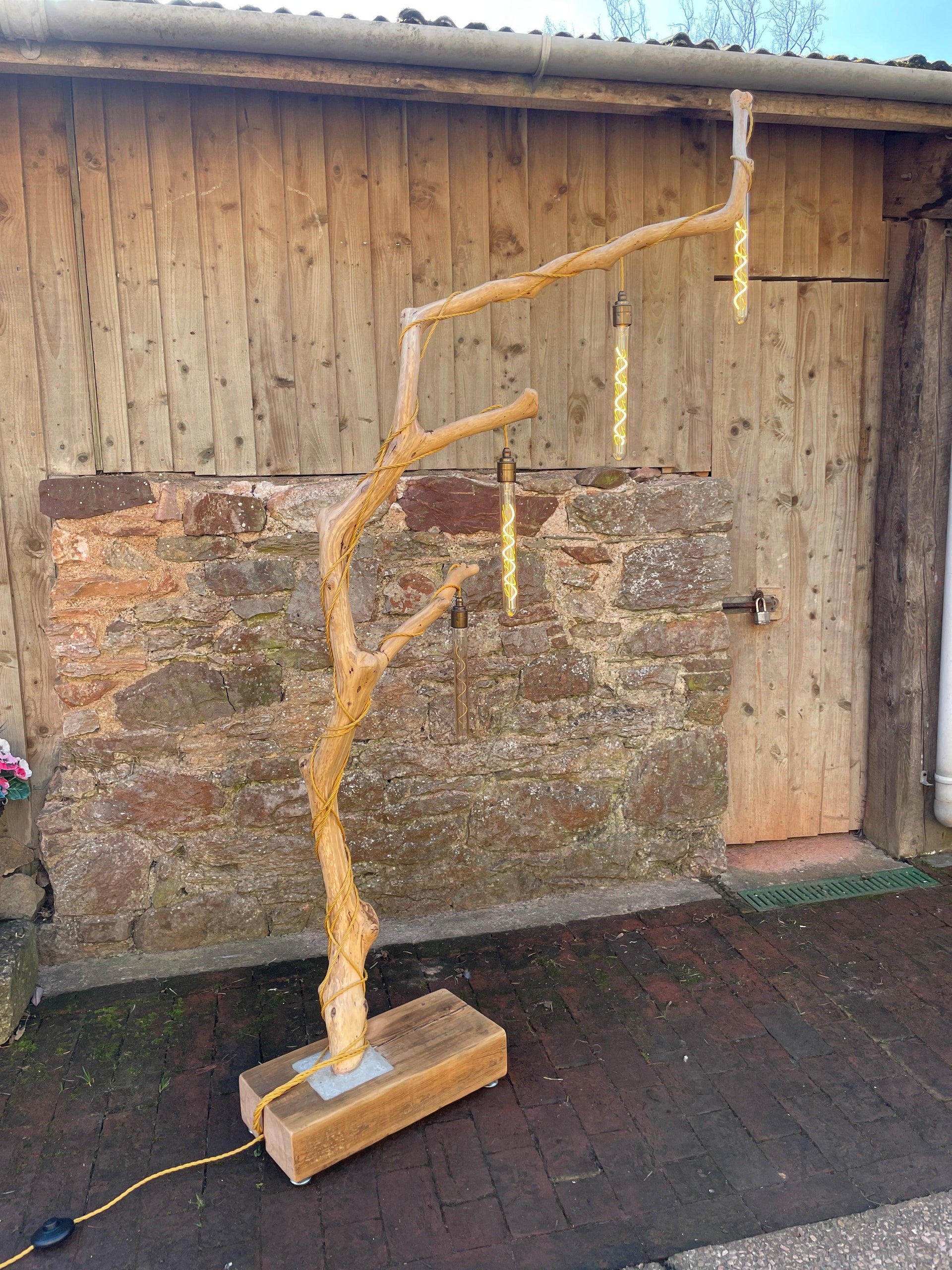 Vivienne – Four-Bulb Floor Lamp with Sculptural Branch Design