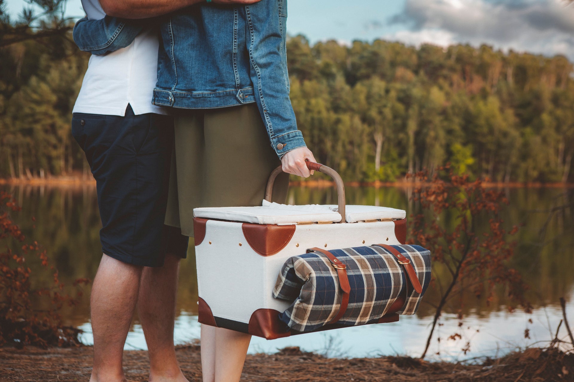 Pioneer Picnic Basket for 2 Picnic Time Family of Brands