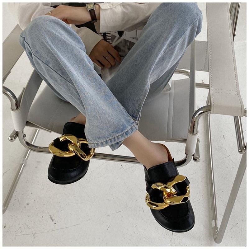 Gold Chain Women Slipper Closed Toe Slip On Mules Shoes Round Toe Low Heels Casual Slides Flat Sandals Slip On Slide Sandals Elegant Heels Slides Slippers