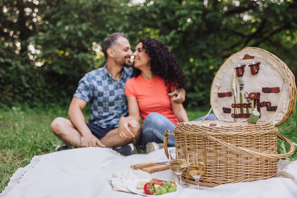 Heart Picnic Basket for 2 Picnic Time Family of Brands
