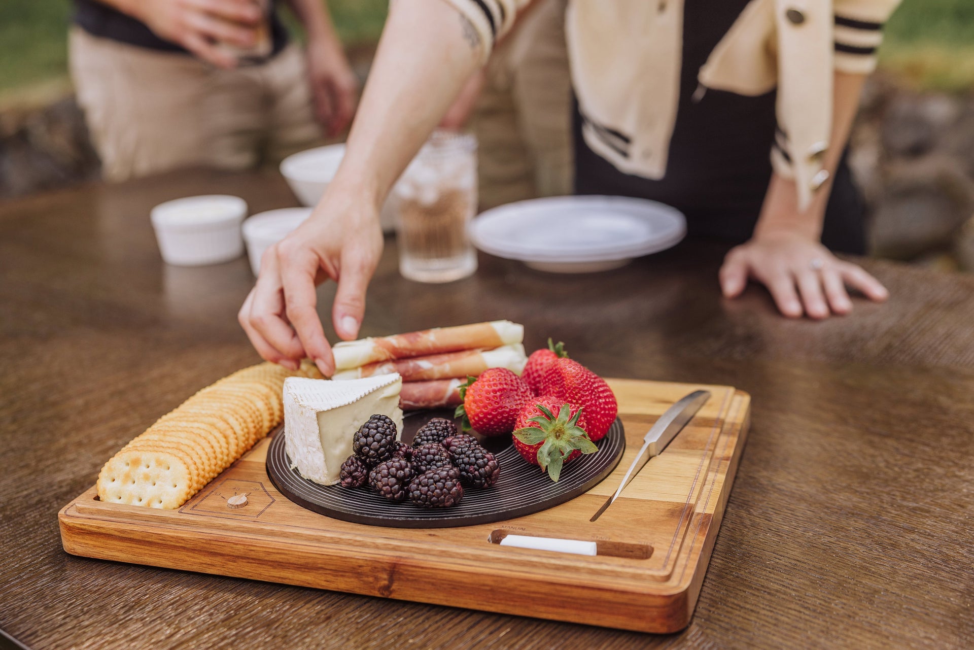 Turntable Acacia and Slate Cheese Board with Knife Picnic Time Family of Brands