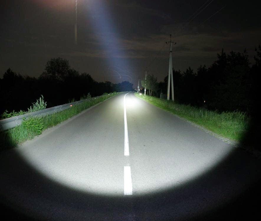 Powerful Flashlight Rechargeable Waterproof Searchlight Powerful Long Beam Distance LED Super Bright Flashlight Cree Torch with  Ramping Indicator USB Charger Super Bright Torch Best For Hiking Hunting Camping Outdoor Sport