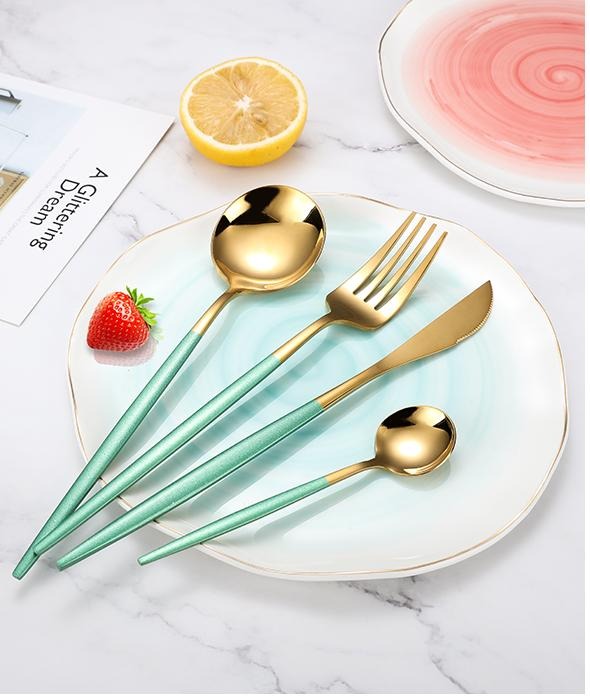 Eva Gold Tip Flatware