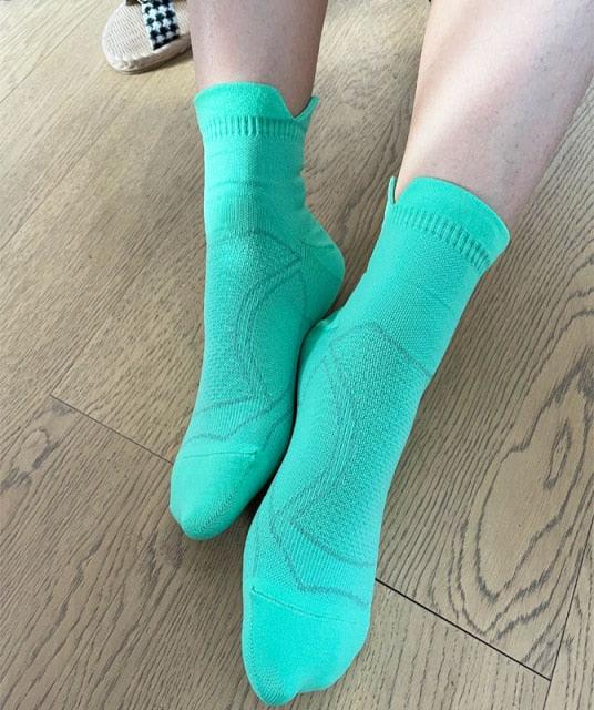 Professional Thin Anti-slip Breathable No Sweat Sports Marathon Basketball Yoga Running Socks For Athletic Men AND Women