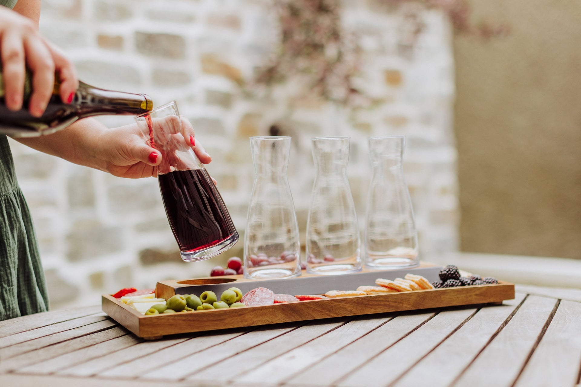 Cava Wine Tasting Kit with 4 Glass Carafes Picnic Time Family of Brands