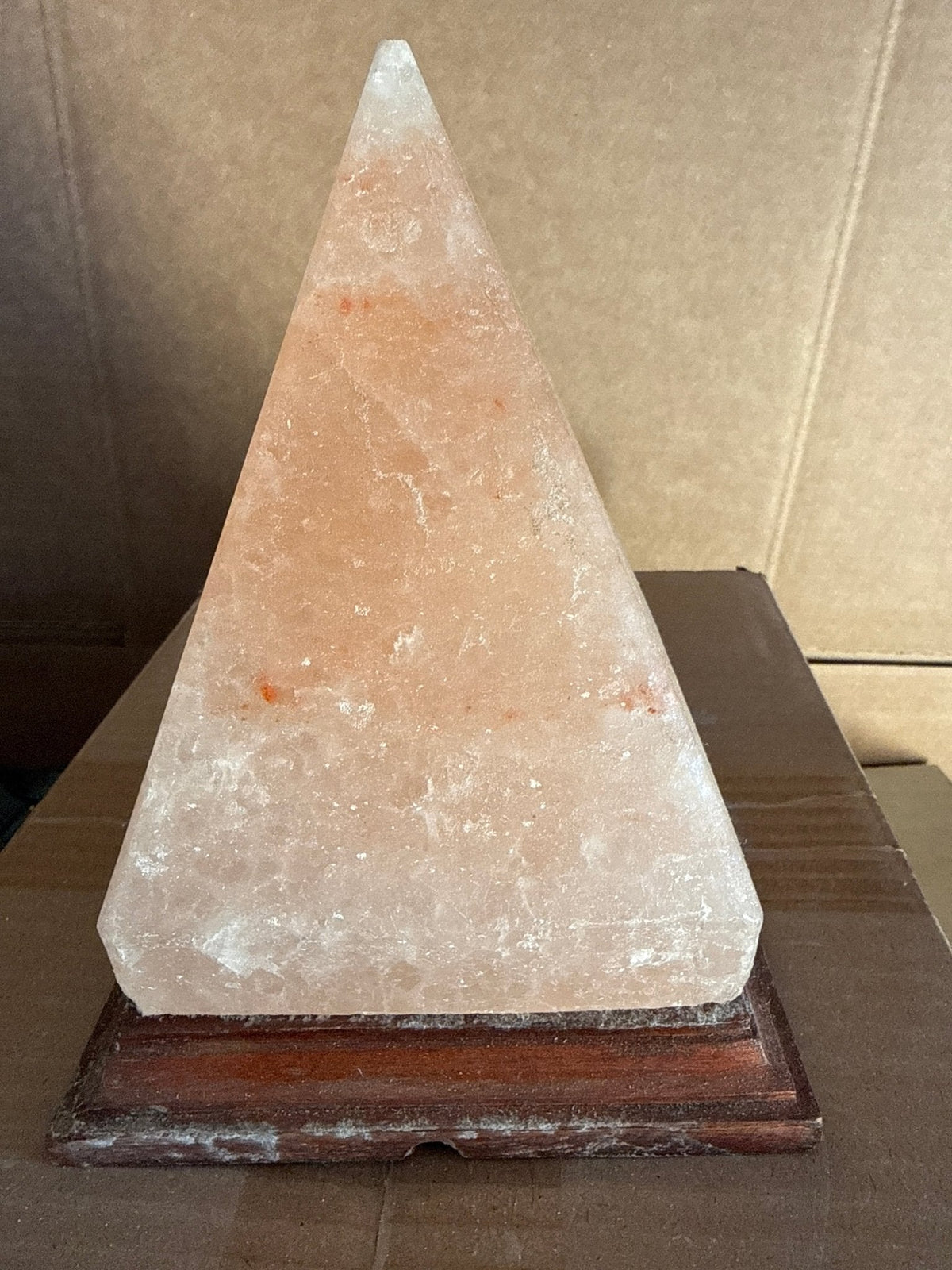 Pyramid Lamp with cord D5