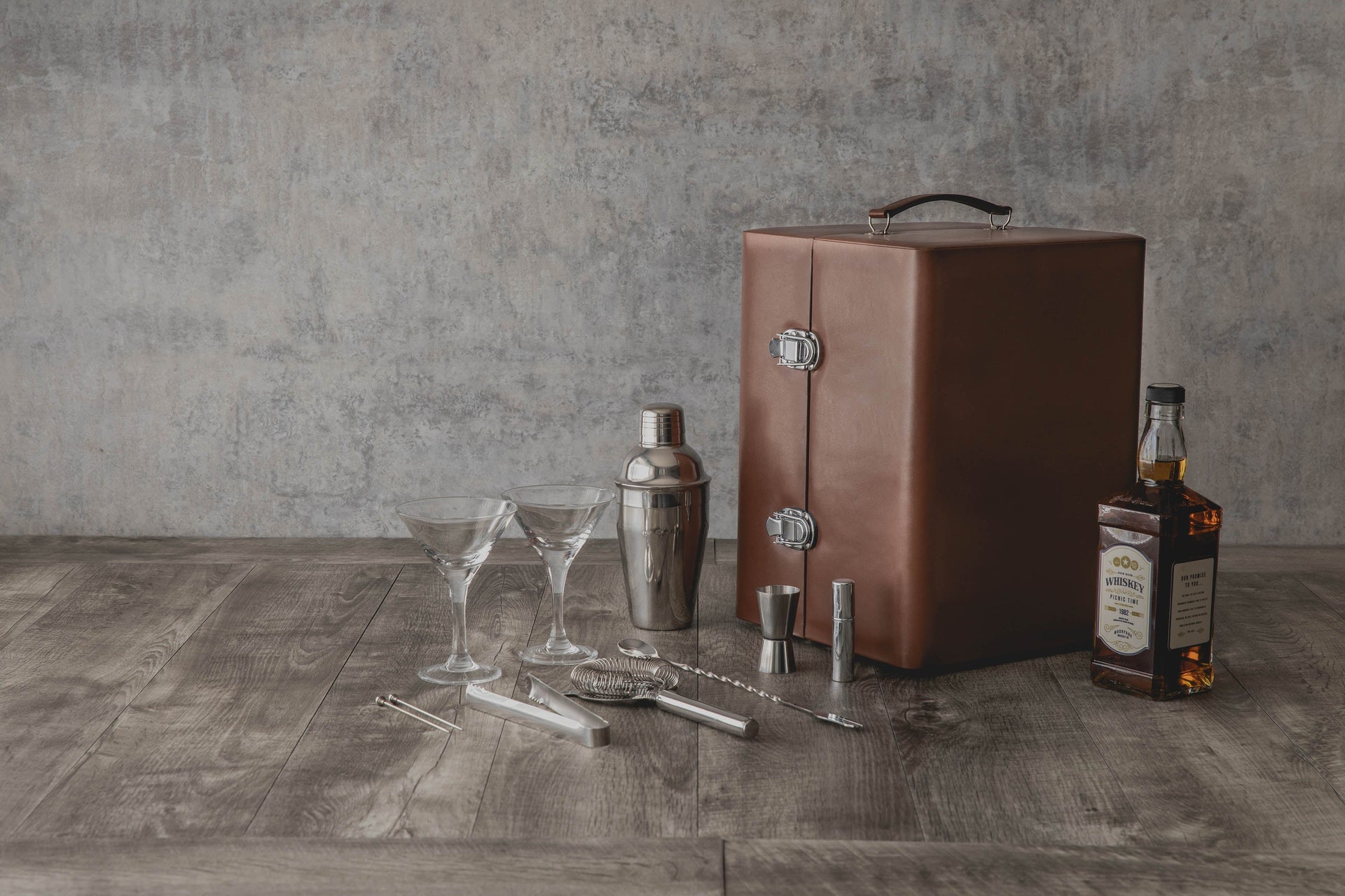 Manhattan Cocktail Case Picnic Time Family of Brands