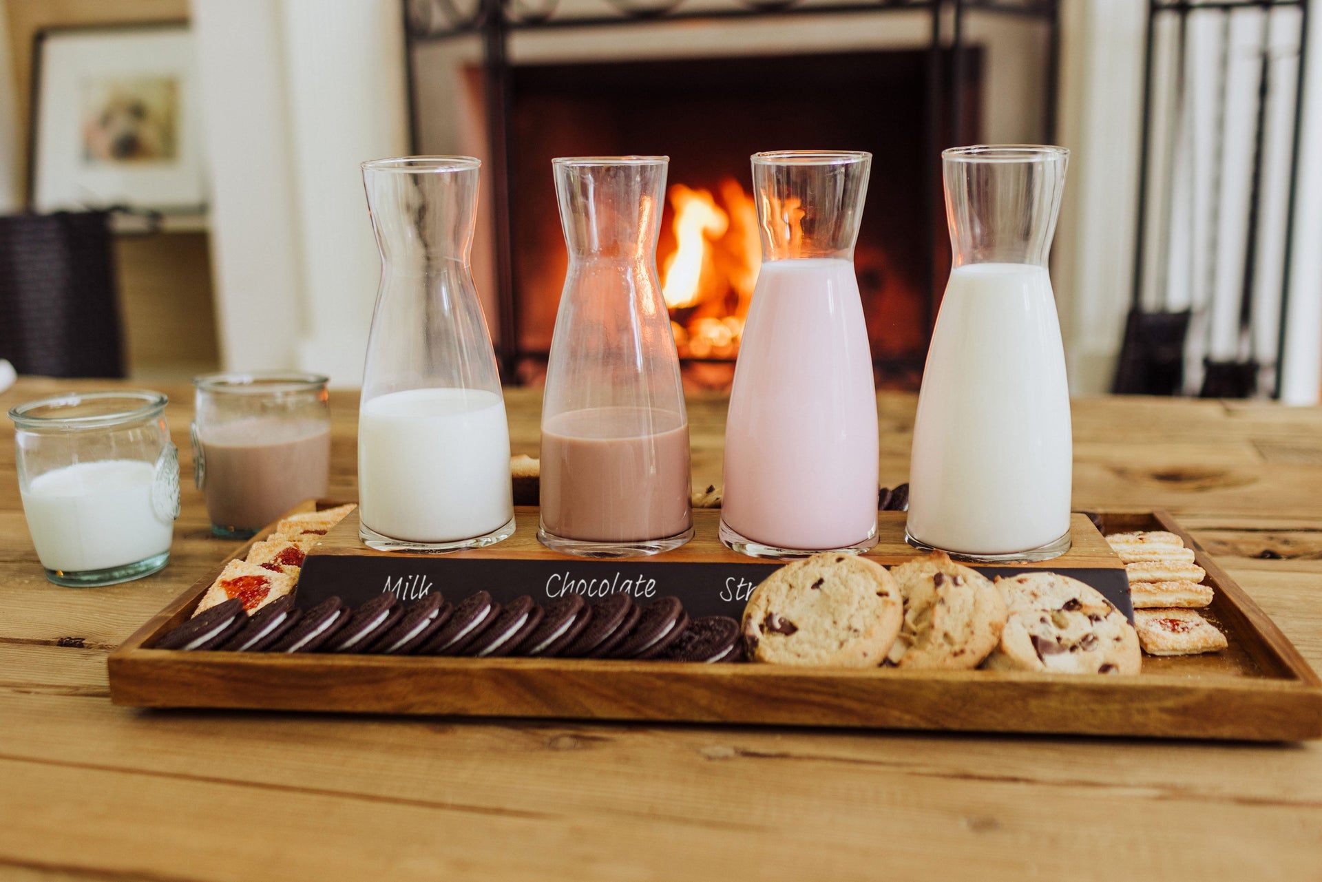 Cava Wine Tasting Kit with 4 Glass Carafes Picnic Time Family of Brands