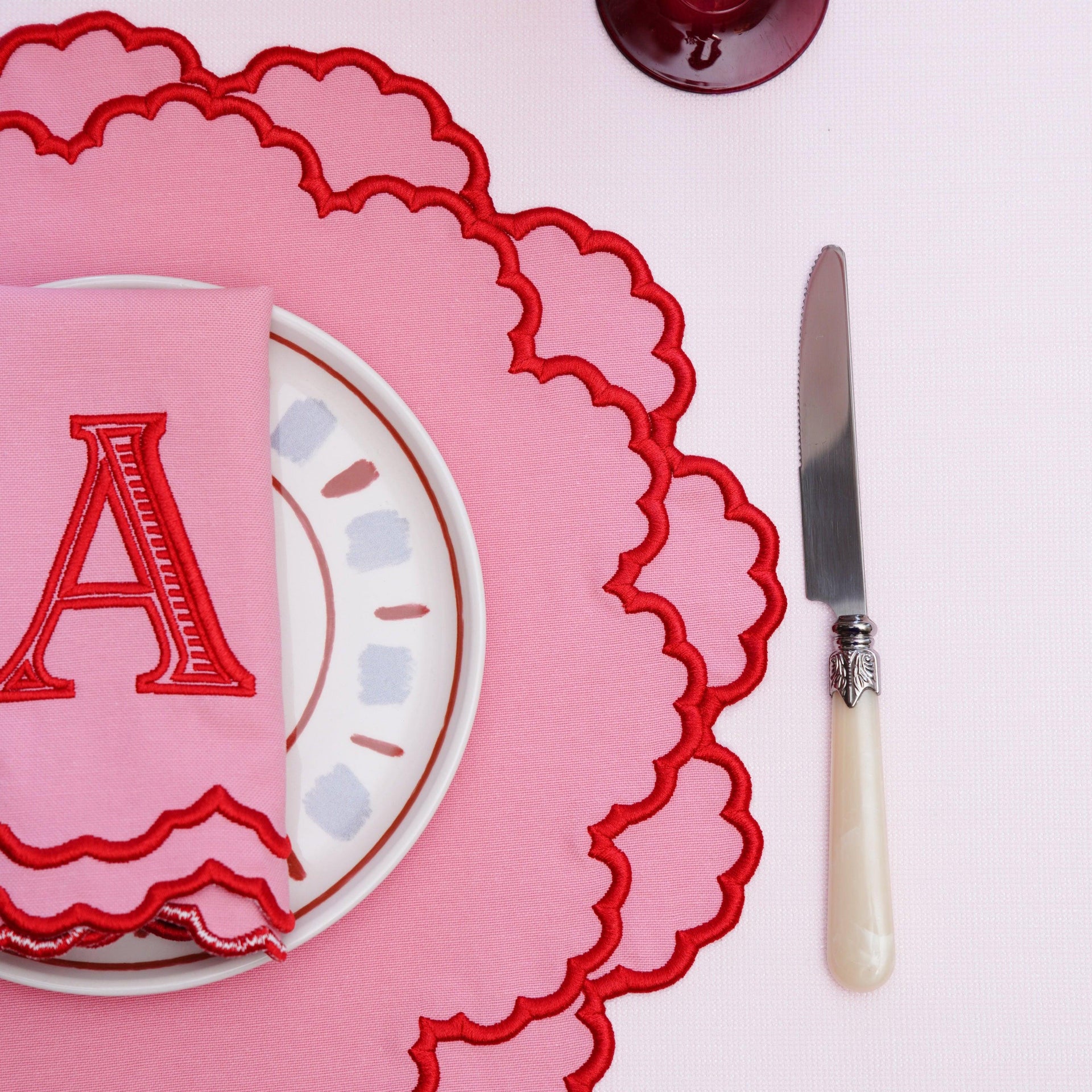 SPRING TABLE DECOR – CRESSIDA PINK ROUND FABRIC PLACEMAT & NAPKIN SET
