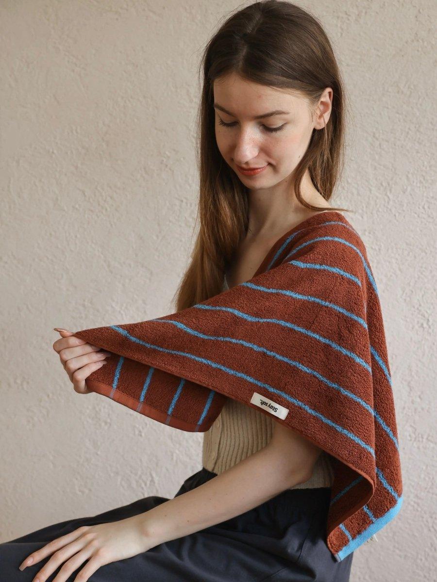 Retro Earthy-tone Pinstripe Bath Towel — 100% Long-Staple Cotton, Soft, Plush & Absorbent