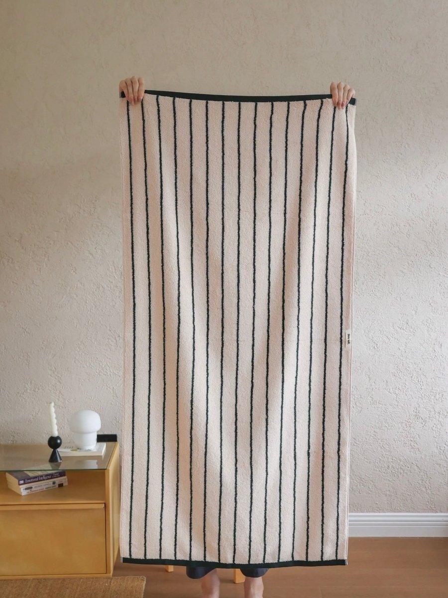 Retro Earthy-tone Pinstripe Bath Towel — 100% Long-Staple Cotton, Soft, Plush & Absorbent