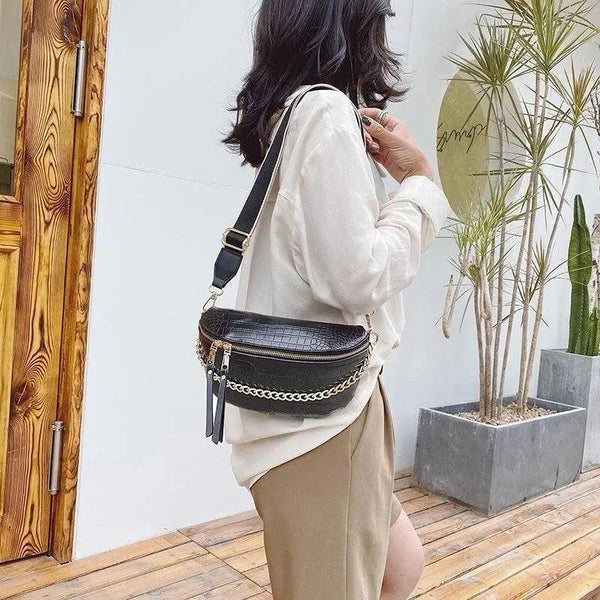 Retro Waist Bag PU Leather Fanny Pack Purse Leather with Gold Chain Strap Stylish Waist Pack Women Belt Bag Multifunctional Chest Bag