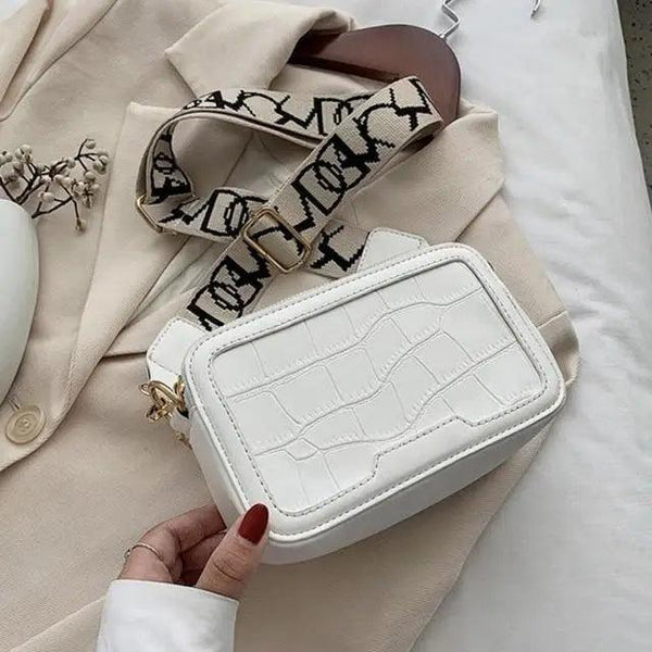 Retro Waist Bag PU Leather Fanny Pack Purse Leather with Gold Chain Strap Stylish Waist Pack Women Belt Bag Multifunctional Chest Bag