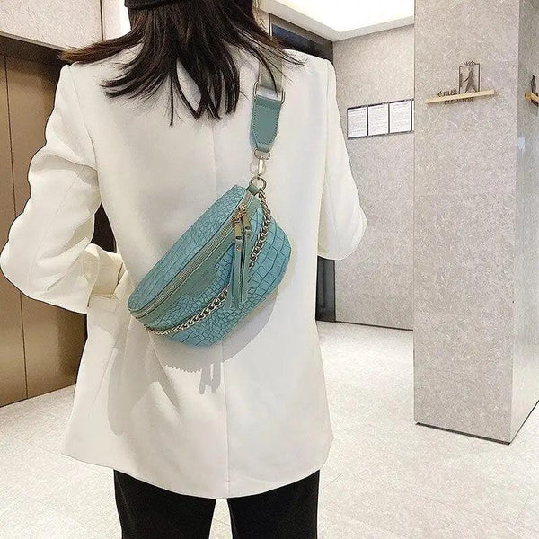 Retro Waist Bag PU Leather Fanny Pack Purse Leather with Gold Chain Strap Stylish Waist Pack Women Belt Bag Multifunctional Chest Bag