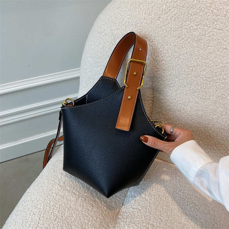Retro Women's Bag Fashion Casual Bag Portable Water Bucket Bag Red Crossbody Women's Bag